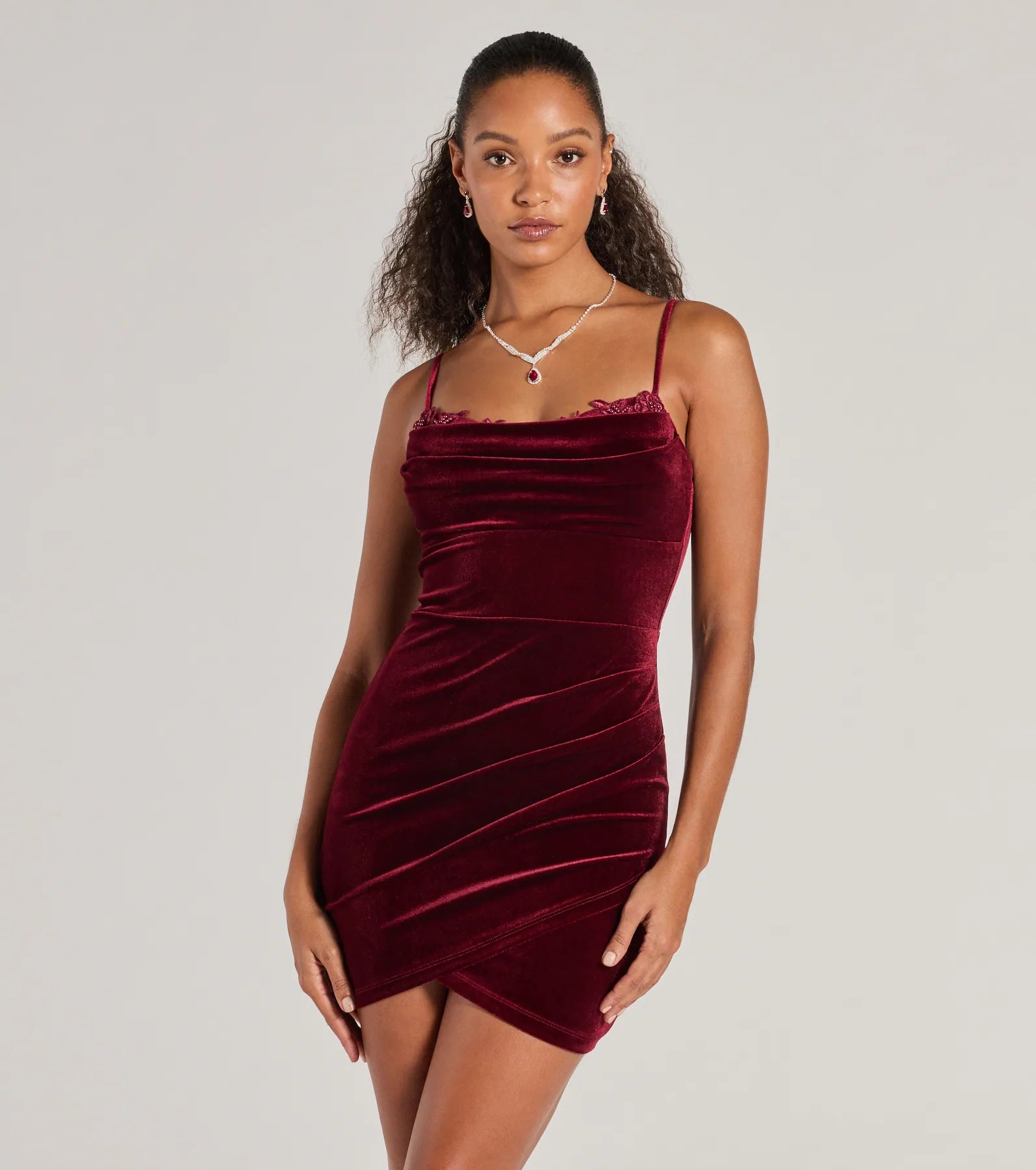 Alyssa Beaded Applique Bodycon Velvet Mini Dress - Image 5