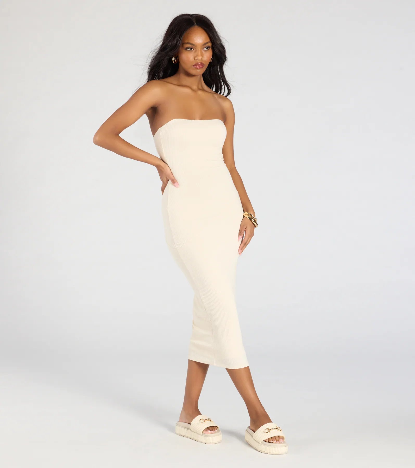 Simply Chic Strapless Ribbed Knit Midi Dress - Image 4