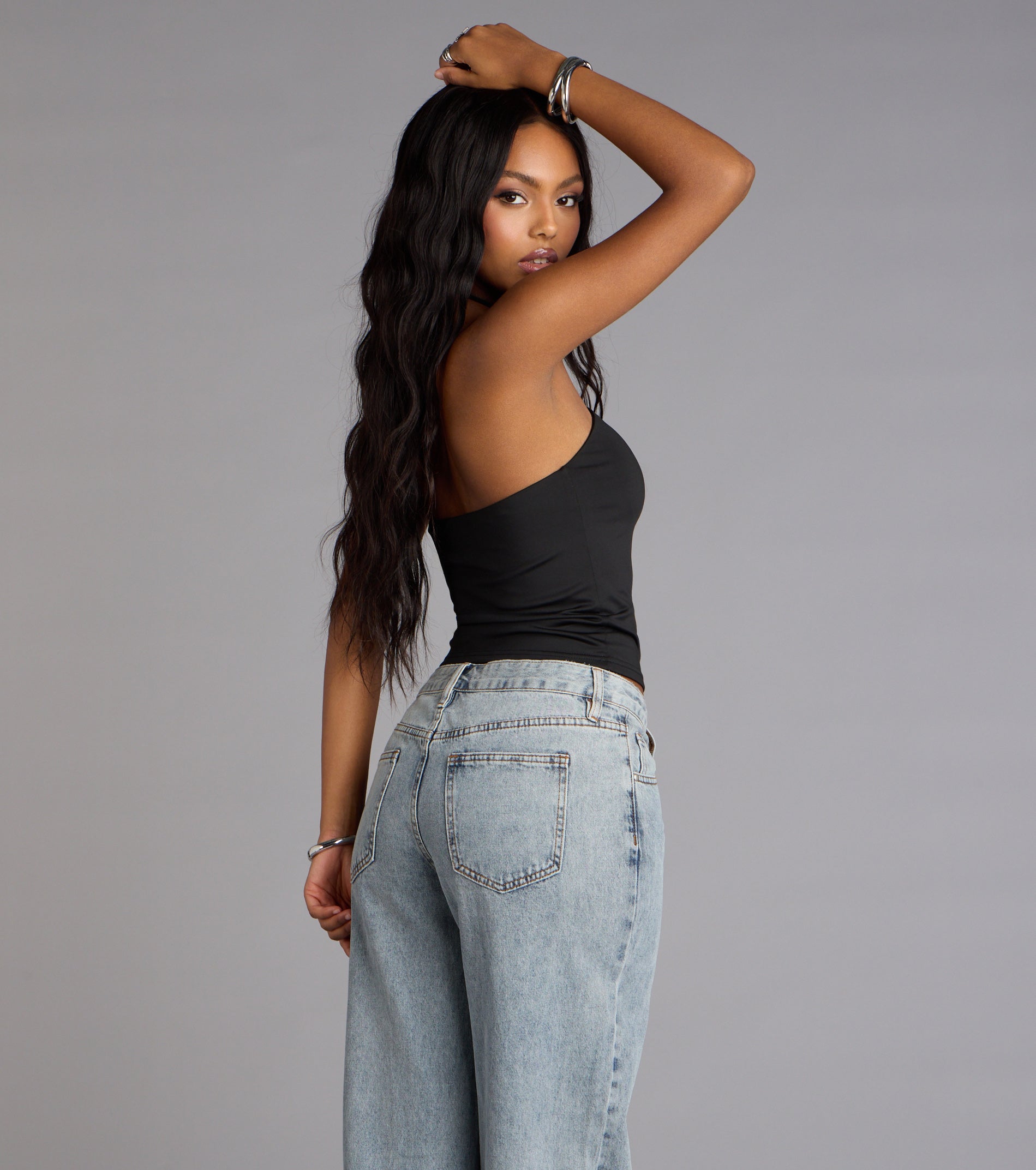Chic Twist Halter Crop Top - Image 2