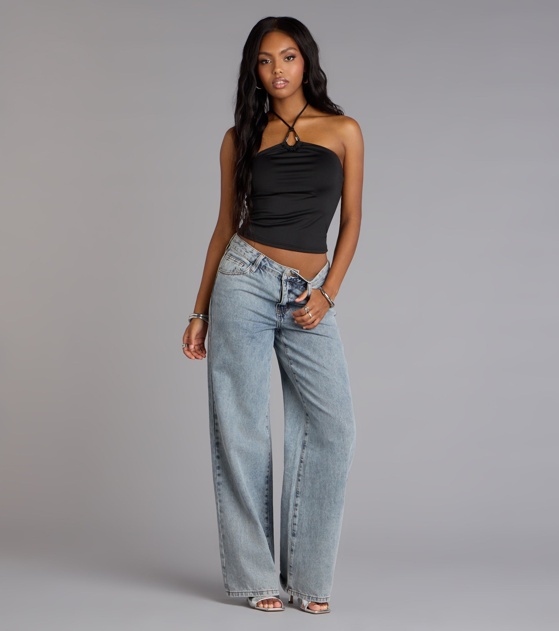 Chic Twist Halter Crop Top - Image 3