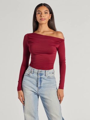 Chic Showstopper Off-The-Shoulder Top