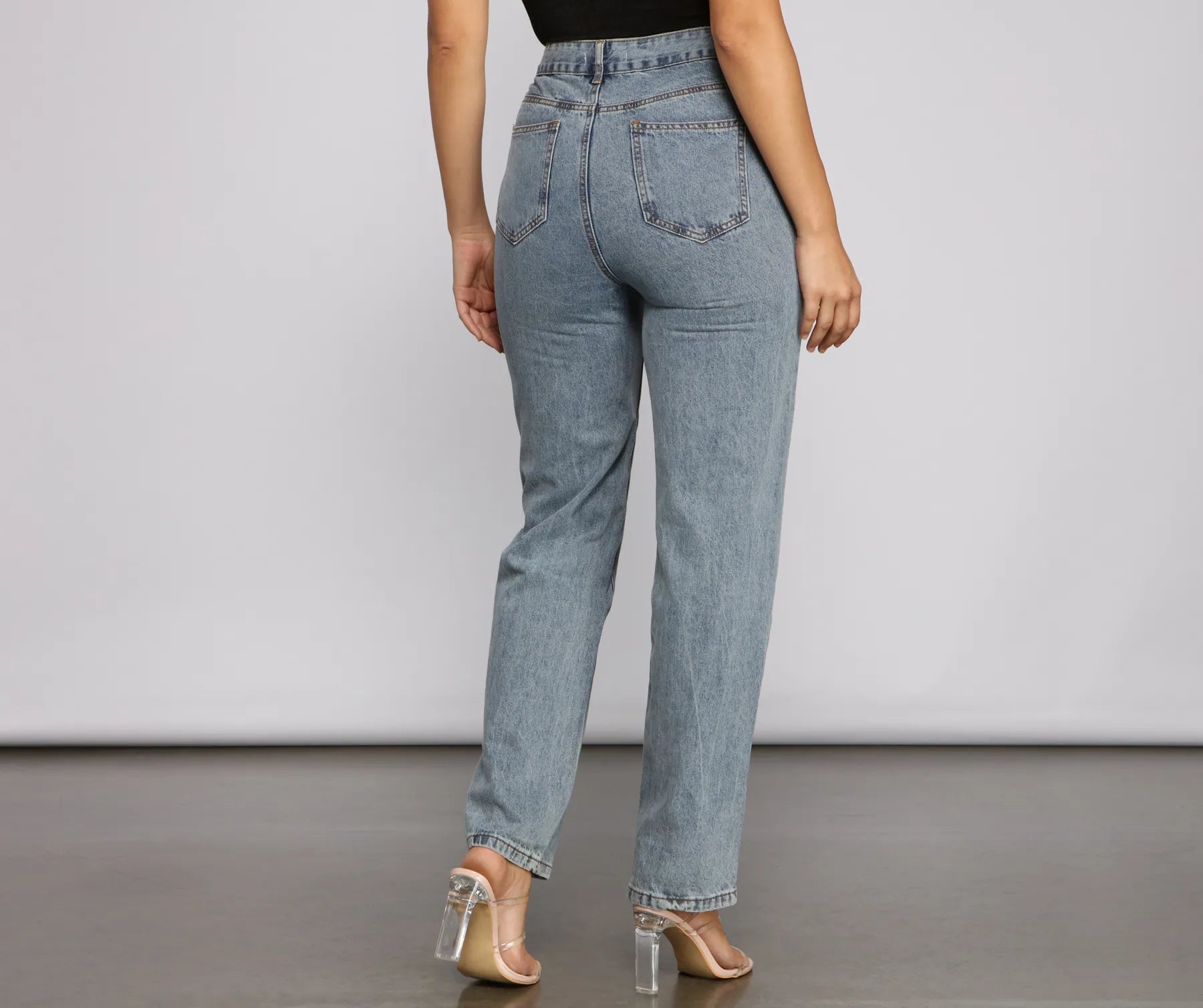 Trendy Asymmetrical High-Rise Boyfriend Jeans - Image 2