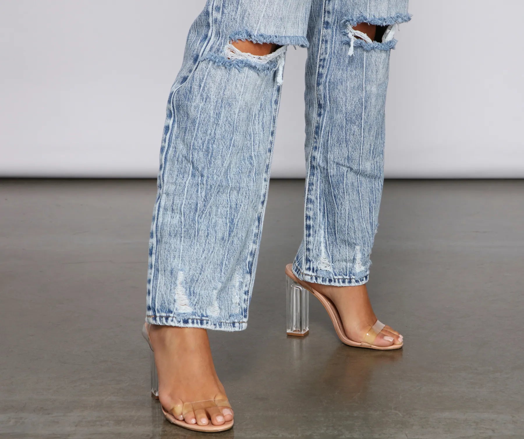 Effortless And Edgy Boyfriend Jeans - Image 3