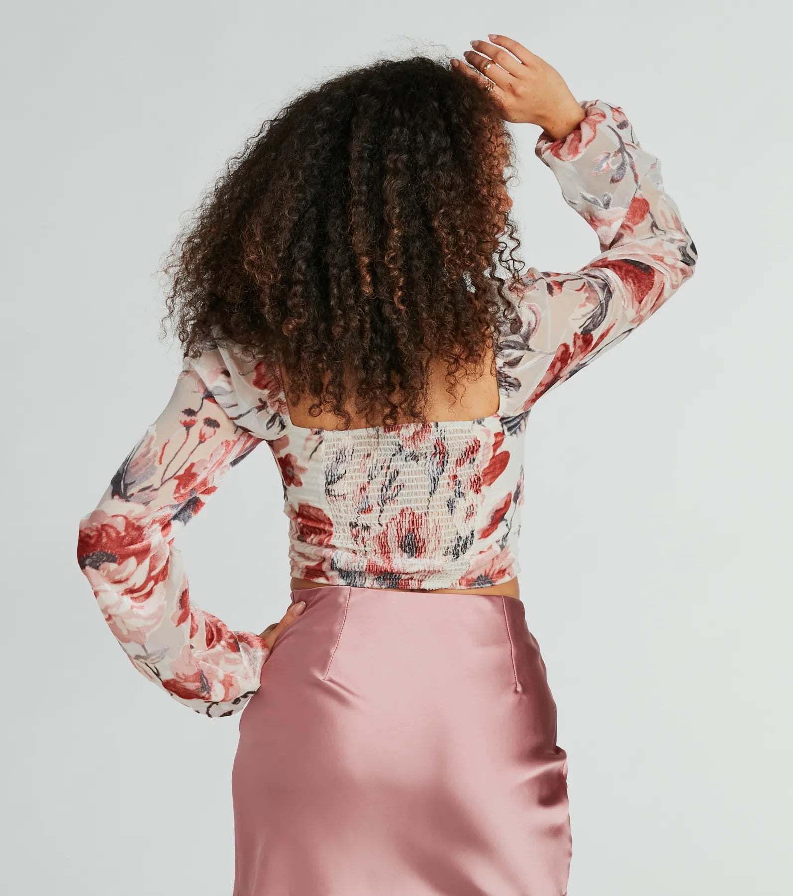 Spring-Chic Long Sleeve Floral Velvet Burnout Blouse - Image 2