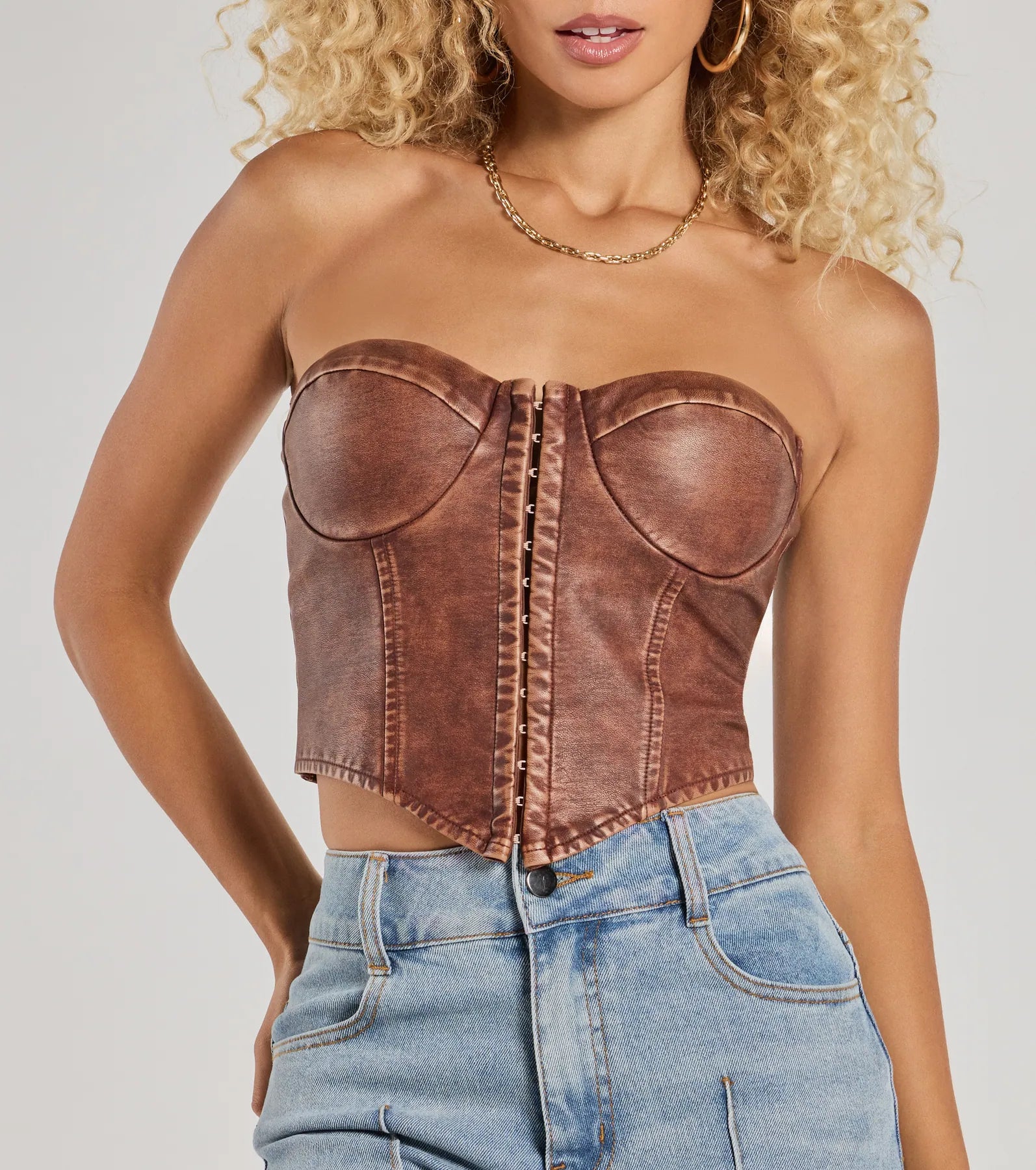 Boldly Chic Faux Leather Cropped Corset - Image 4