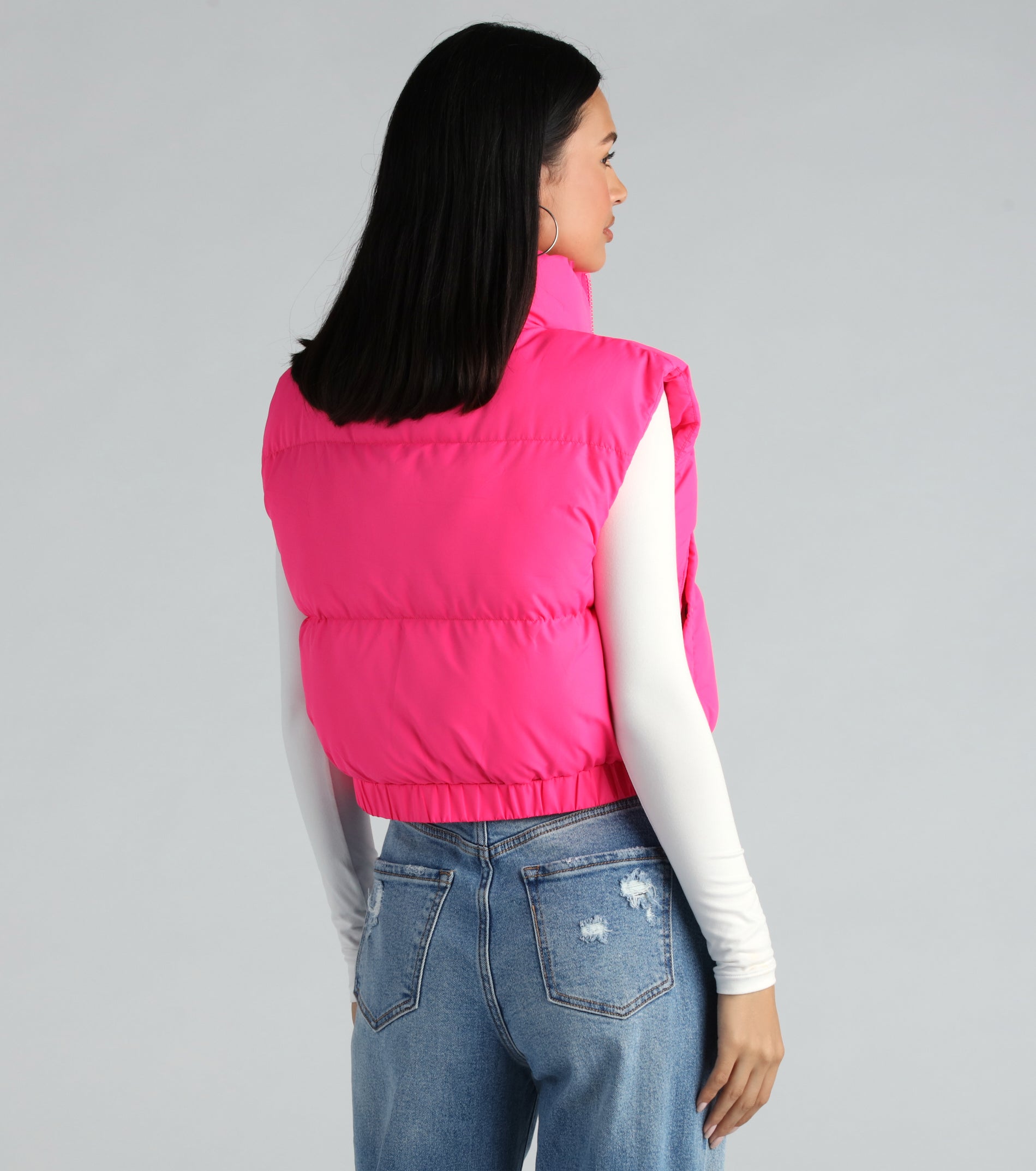 Layer Up Sleeveless Puffer Vest With Pockets - Image 2