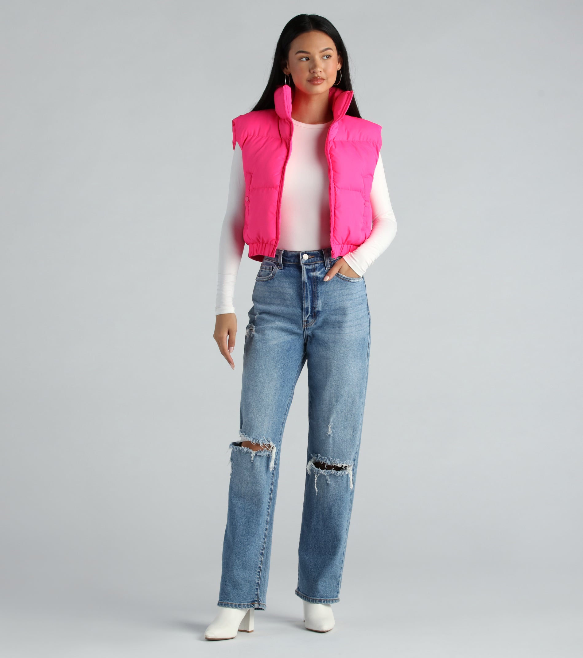 Layer Up Sleeveless Puffer Vest With Pockets - Image 4