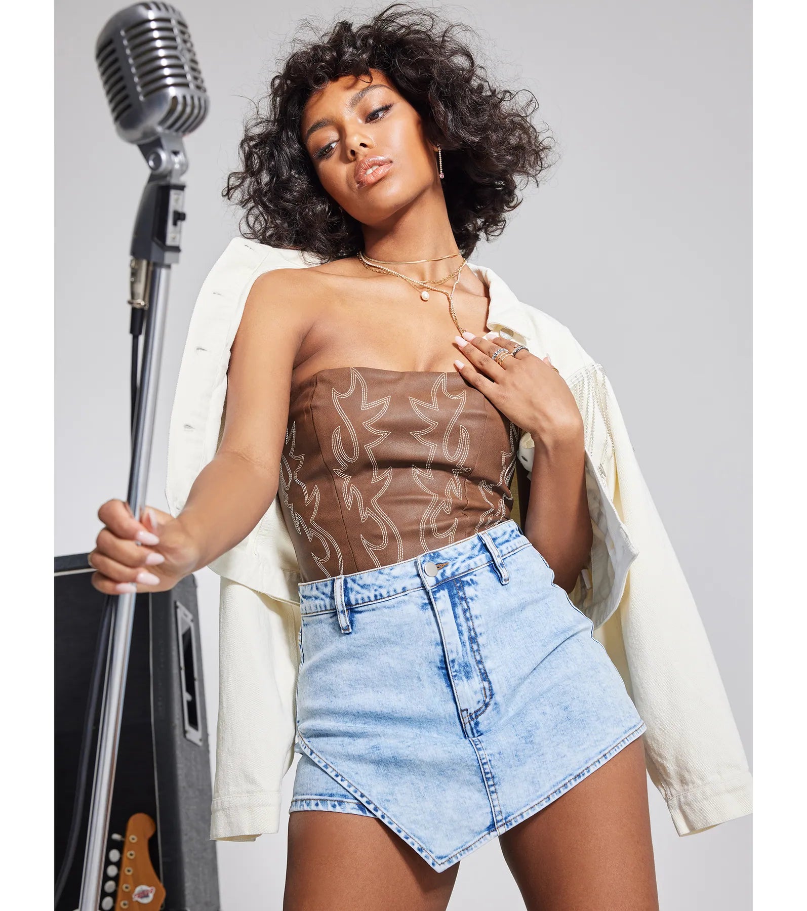 Rocker-Chic Rhinestone Fringe Denim Jacket - Image 5
