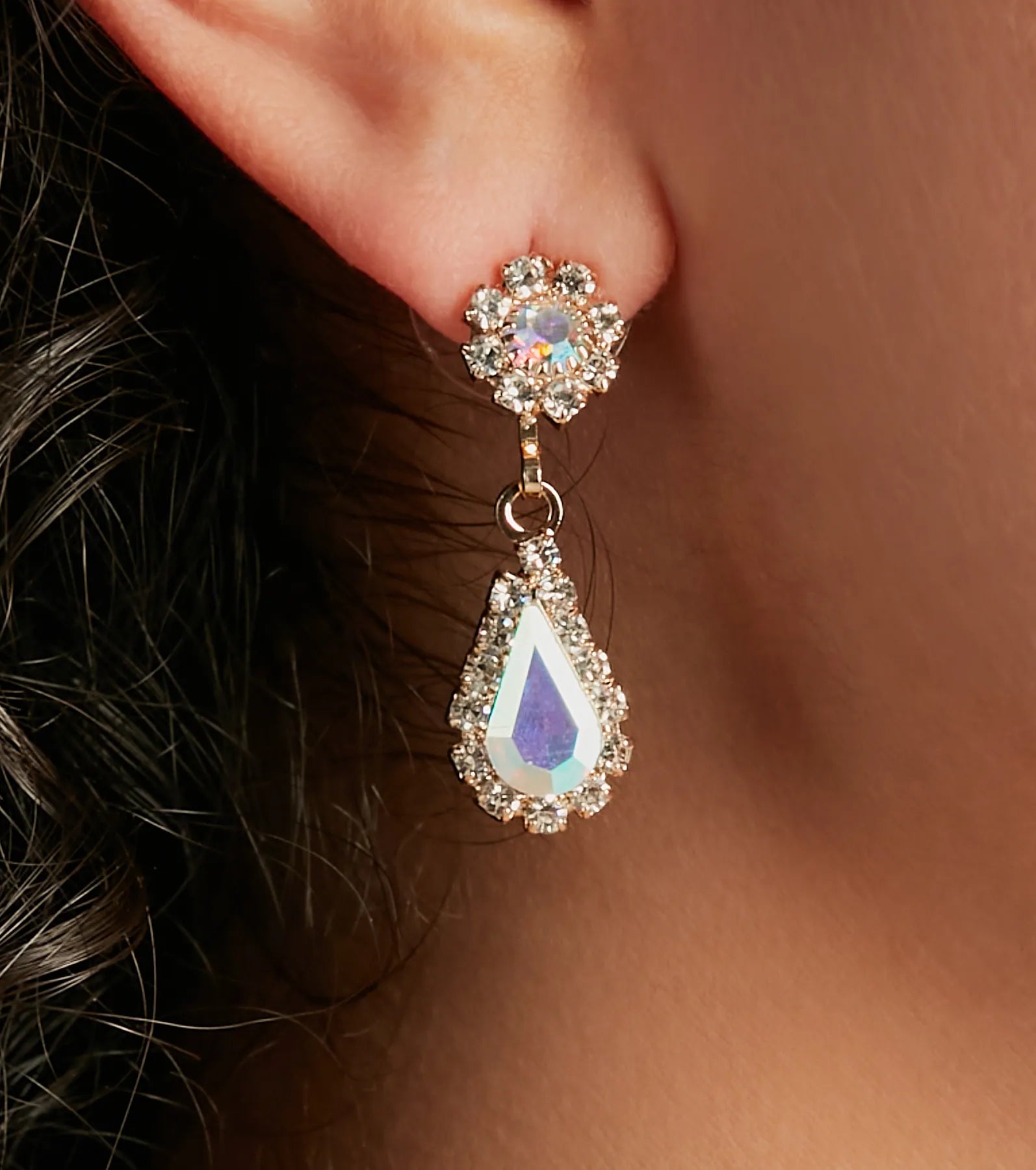 Unforgettable Elegance Necklace And Earrings Set - Image 2