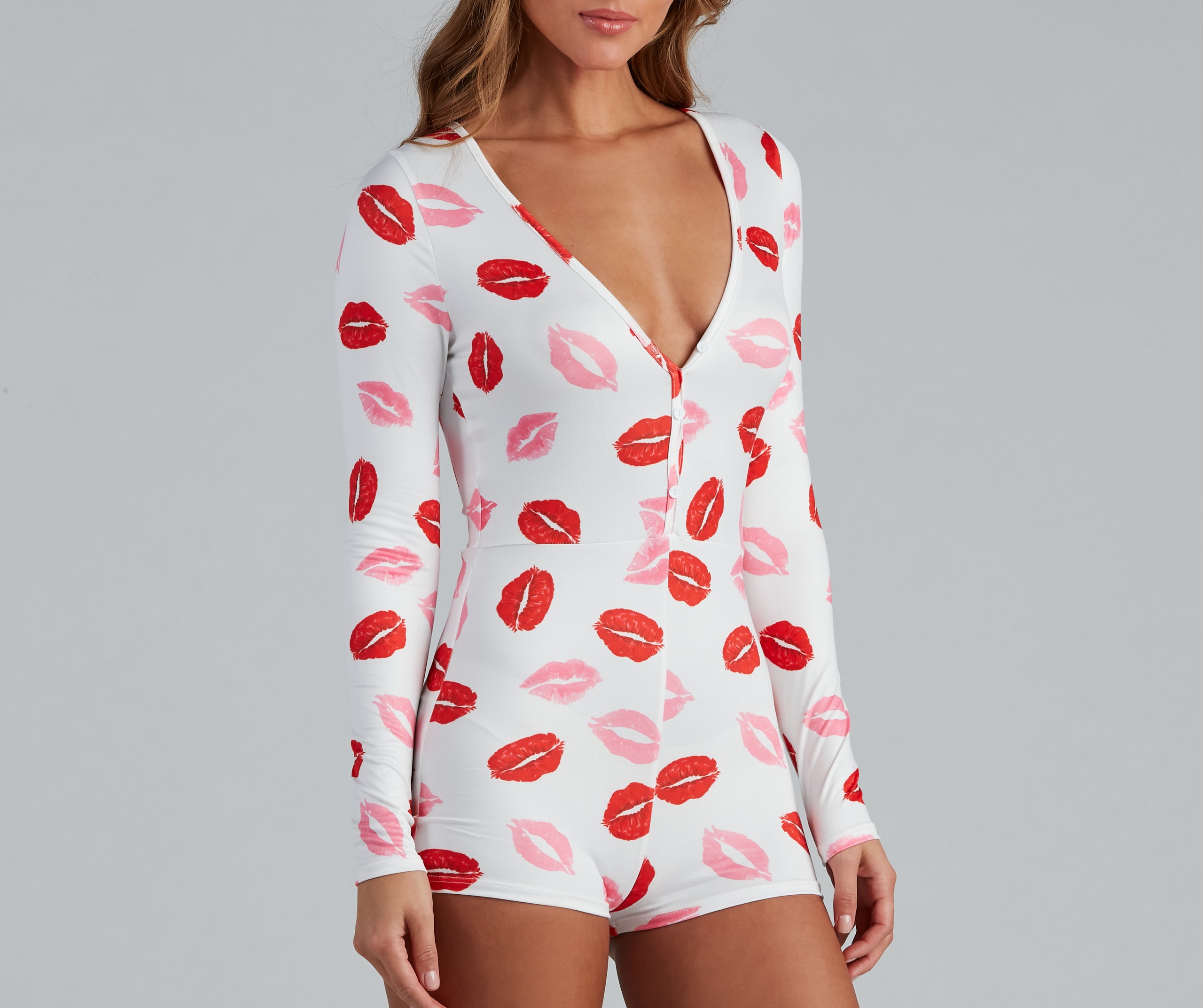 Kiss Kiss Lip Print Pajama Romper - Image 3