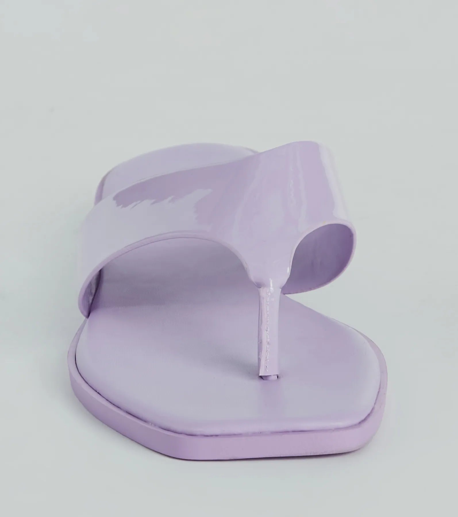 Cute Trendsetter Thong Strap Faux Leather Sandals - Image 3
