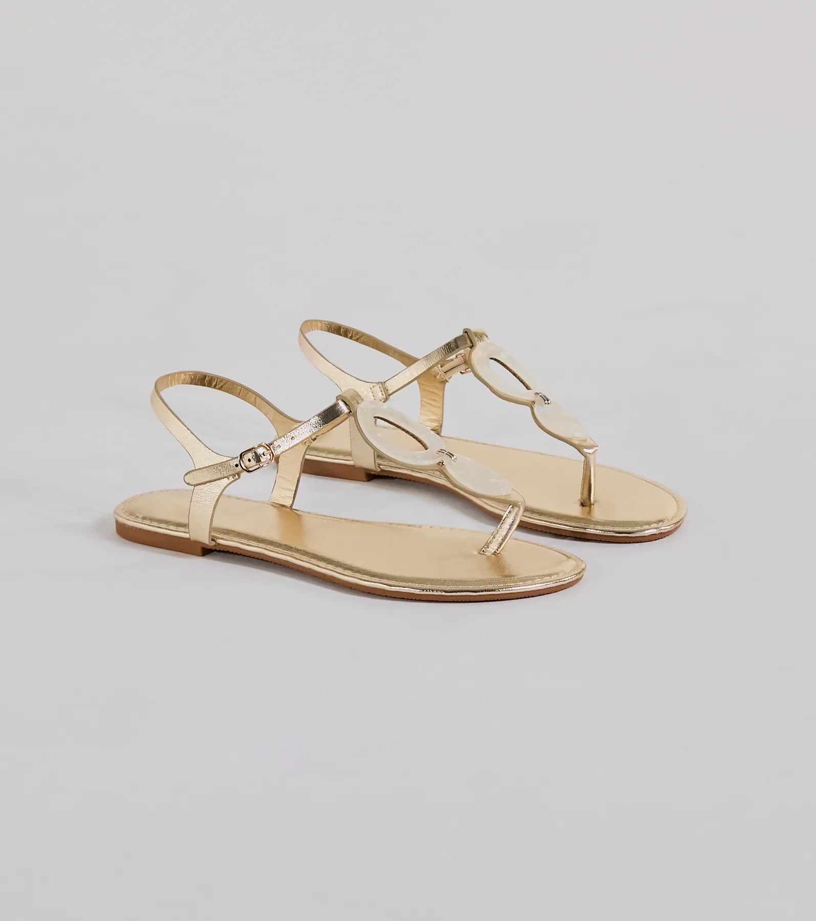 Beachy-Chic Shell Thong Strap Sandals - Image 5